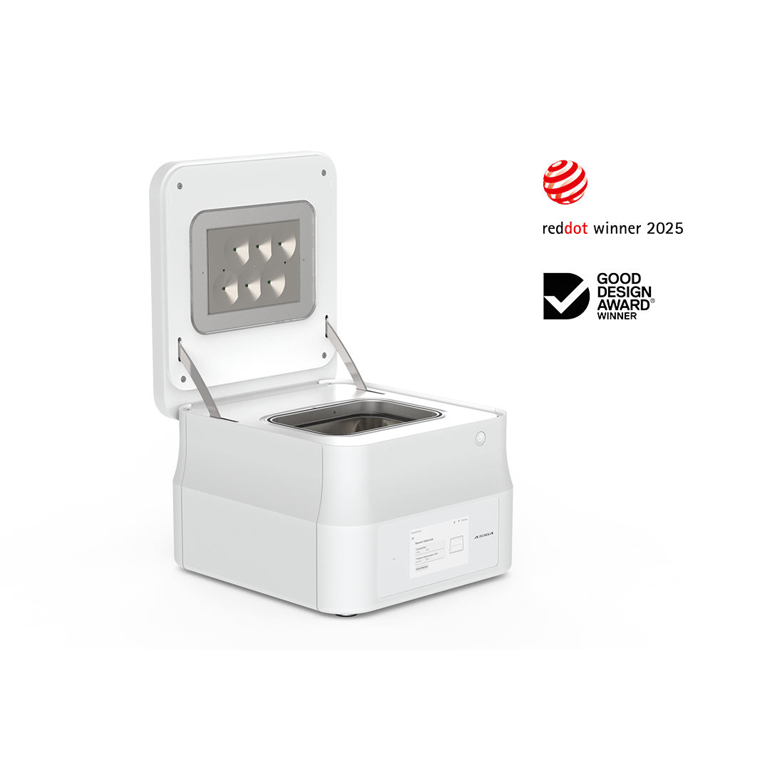 White 3D Printer on a white background with red dot winner & good design award winner logos.
