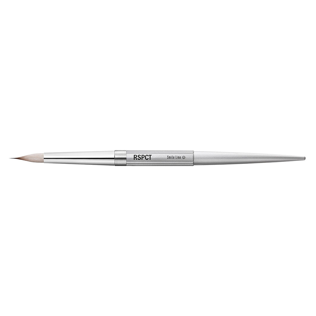 A Smile Line RSPCT Brush #8, with a silver handle, on a white background.